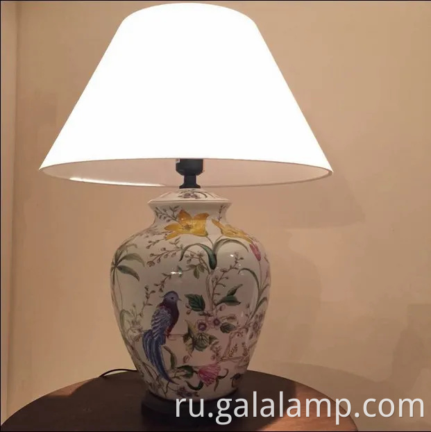 Изысканная коралловая цветочная керамическая лампа для стильного домашнего декора